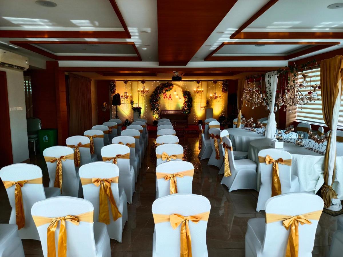 River Terrace Resort&Spa Kochi Exterior photo